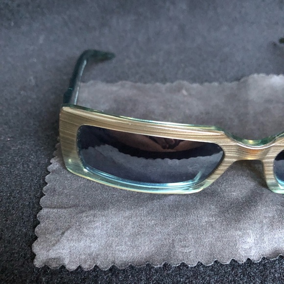 Authentic CHANEL Quilted Arm Gradient Sunglasses - Picture 6 of 8